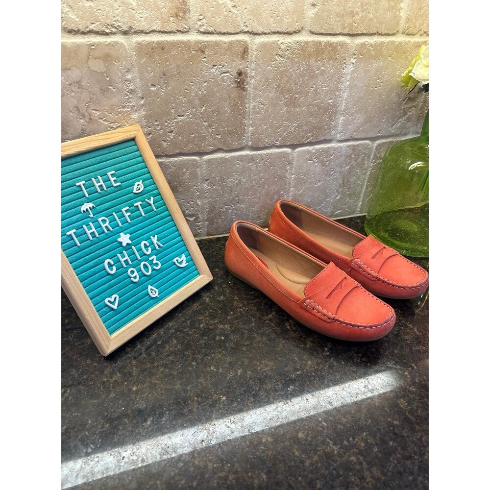 Clarks Women’s 8M Coral Orange Leather Driving Loafers Moccasins Slip On Shoes